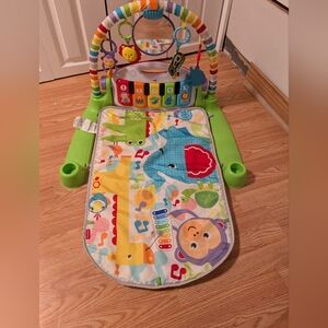 Fisher-Price Deluxe Kick & Play Piano Gym